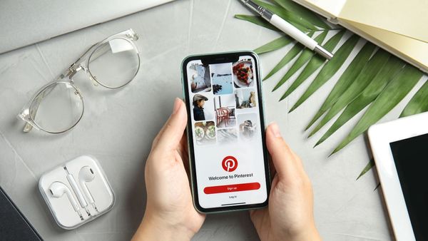 How does the Pinterest algorithm work in 2024?